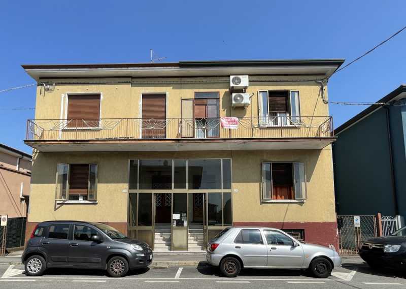 villa bifamiliare in vendita a legnago piazza giosuè carducci 1