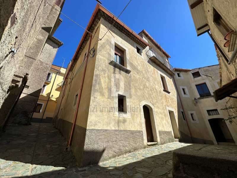 edificio stabile palazzo in vendita a celico via motticella