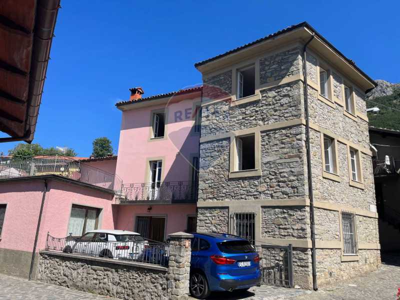 casa semi indipendente in vendita a villa collemandina corfino