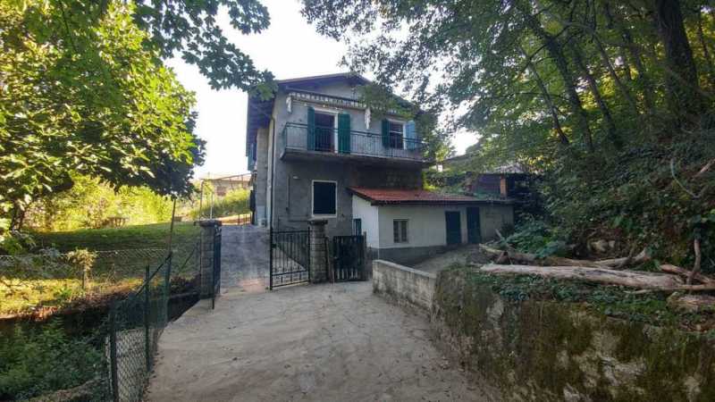 rustico casale corte in vendita a castel d`aiano via villa 47