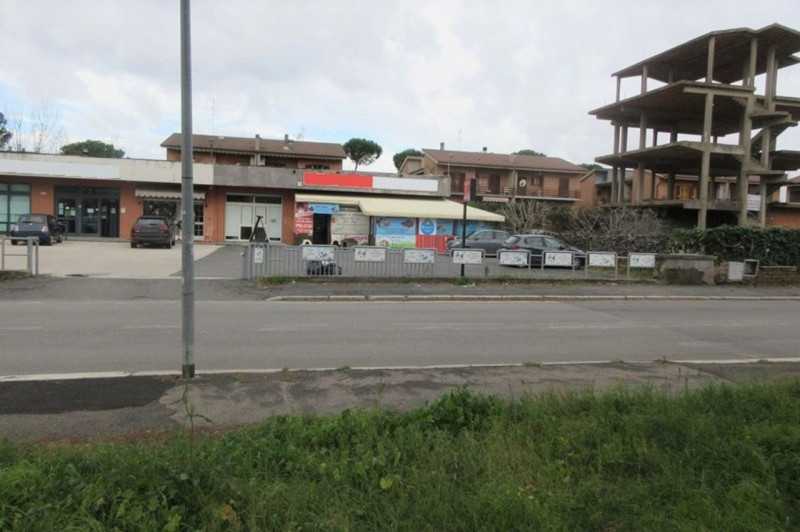 box posto auto in vendita a roma via della stazione di cesano n 359