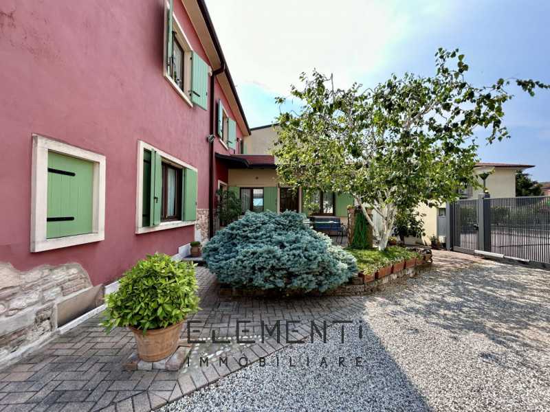 villa bifamiliare in vendita a san giovanni lupatoto via croce foto2-152253511