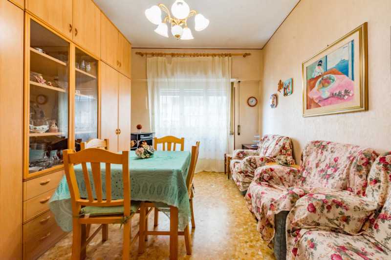 appartamento in vendita a roma via montelanico 12