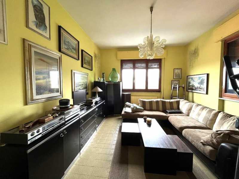 villa singola in vendita a seravezza querceta