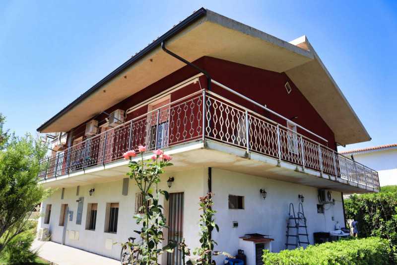 villa bifamiliare in vendita a siracusa via prometeo 18