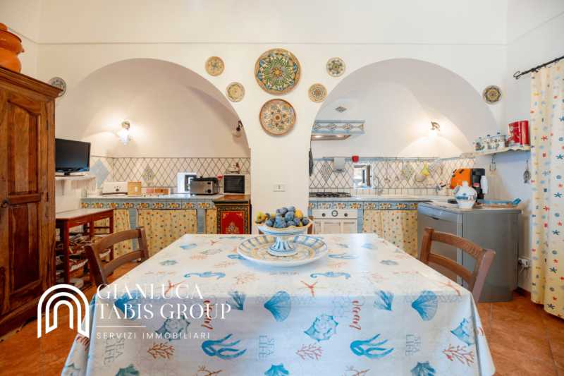 rustico casale corte in vendita a pantelleria via conitro inferiore 43 91017 pantelleria tp