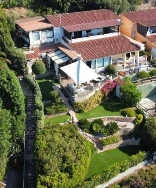 villa bifamiliare in vendita a quartu sant`elena via dei larici