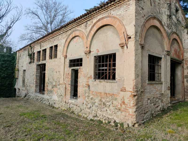 villa in vendita a due carrare via roma