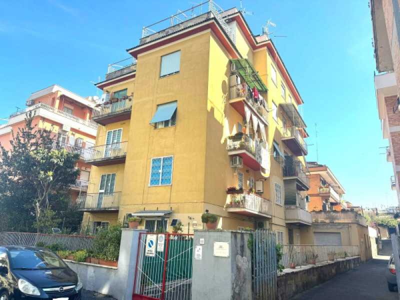 appartamento in vendita a roma via del fosso di centocelle