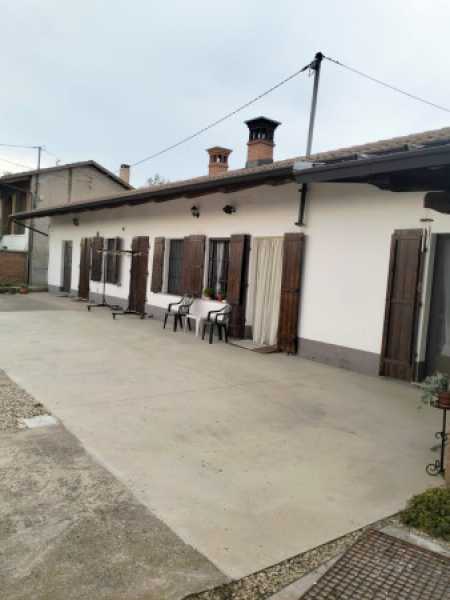 rustico casale in vendita a villafranca piemonte frazione madonna orti 63