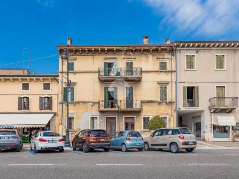 palazzo stabile in vendita a villafranca di verona corso vittorio emanuele ii 44