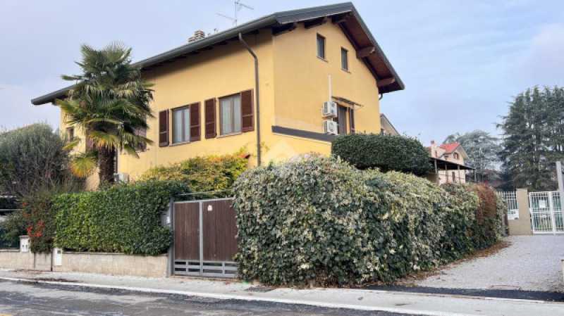 villa in vendita a novate milanese via balossa 9