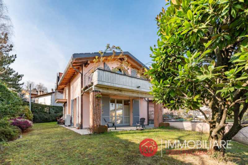 villa in vendita a varese via romeo lanfranconi 72