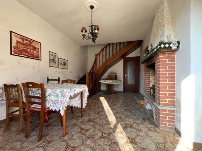 casa indipendente in vendita a monteu roero localitã  villa superiore 46
