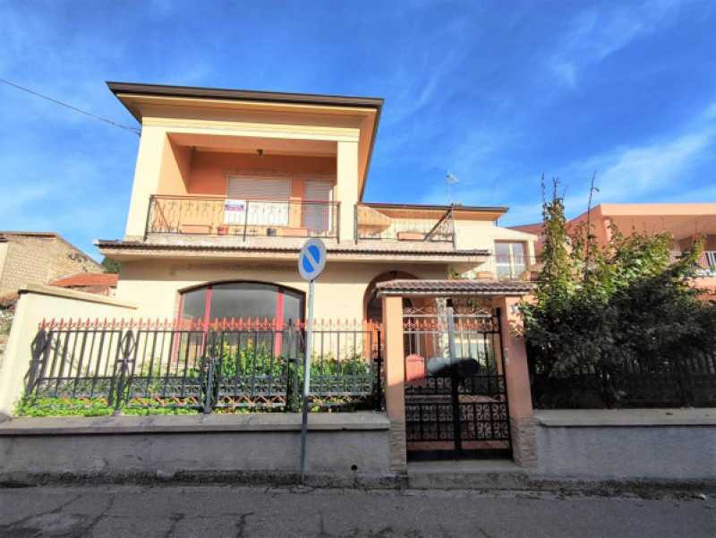 casa indipendente in vendita a mogoro via roma
