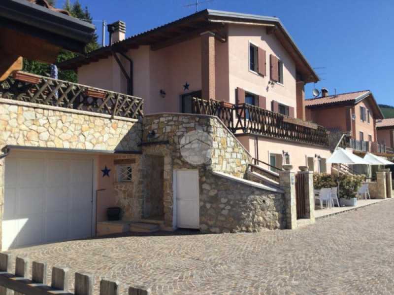 villa in vendita a ferrara di monte baldo via zaninelli 2