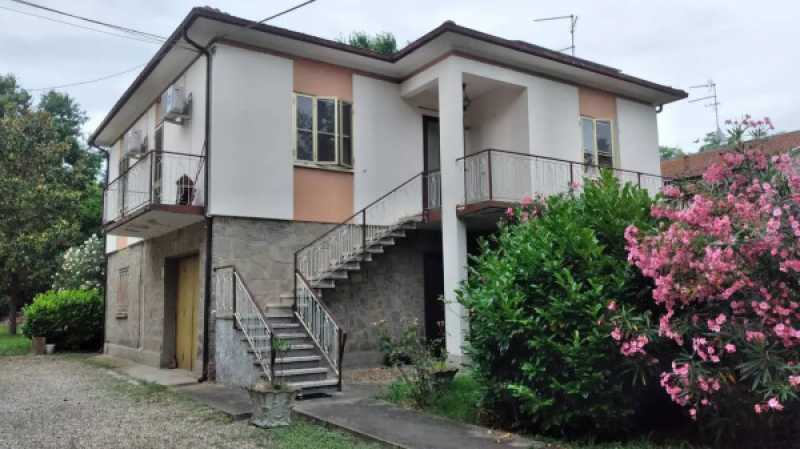 casa indipendente in vendita a riva del po via roma