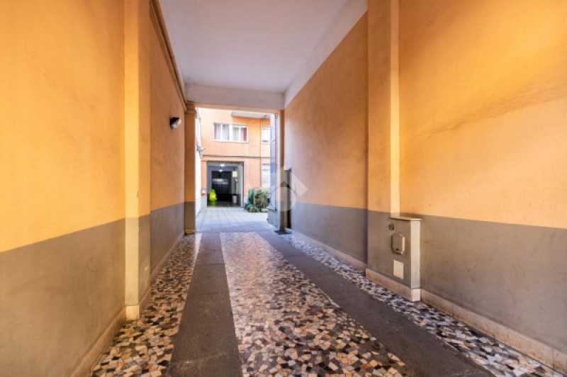 loft open space in vendita a milano piazza morbegno 5