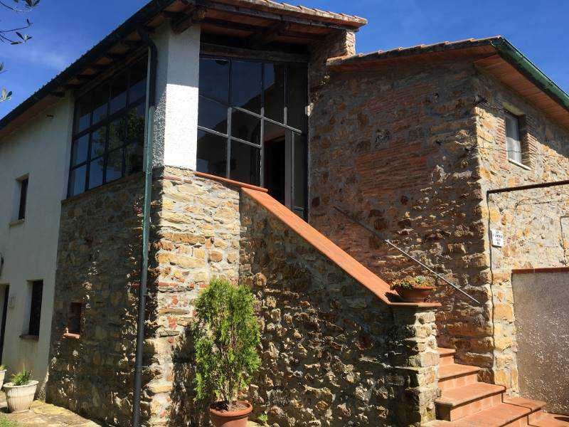 casa indipendente in vendita a suvereto san lorenzo