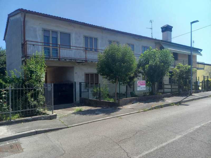 villa bifamiliare in vendita a villesse