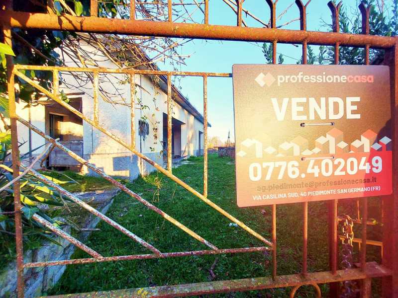 casa indipendente in vendita a villa santa lucia via perdesini 0