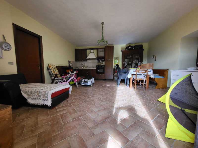 villa trifamiliare in vendita a trevi via foligno 23