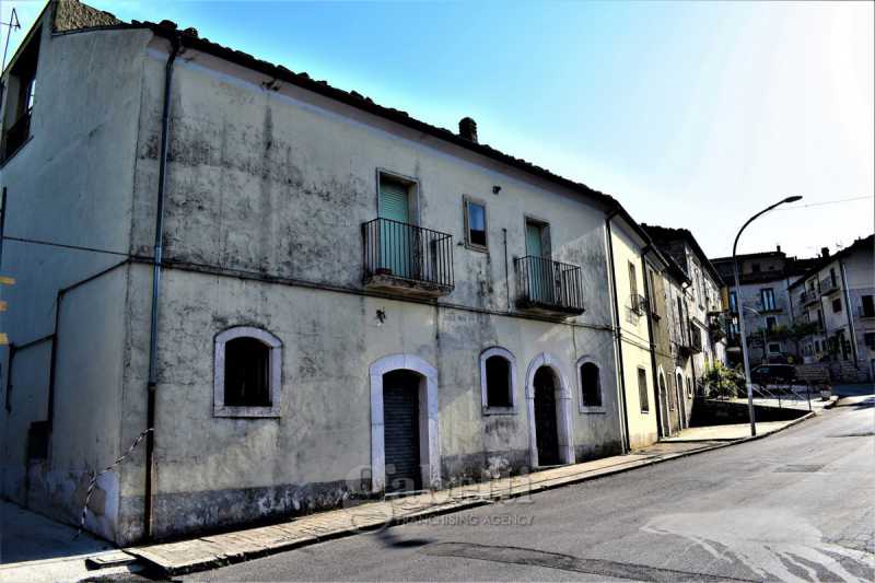 casa indipendente in vendita ad oratino via borgo loreto