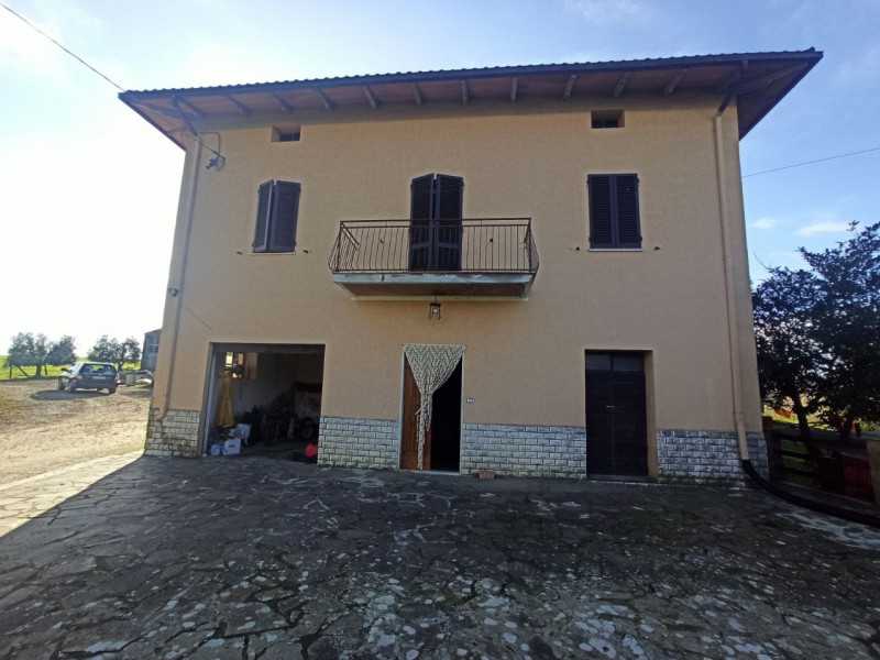 casa indipendente in vendita a castiglione del lago via roma