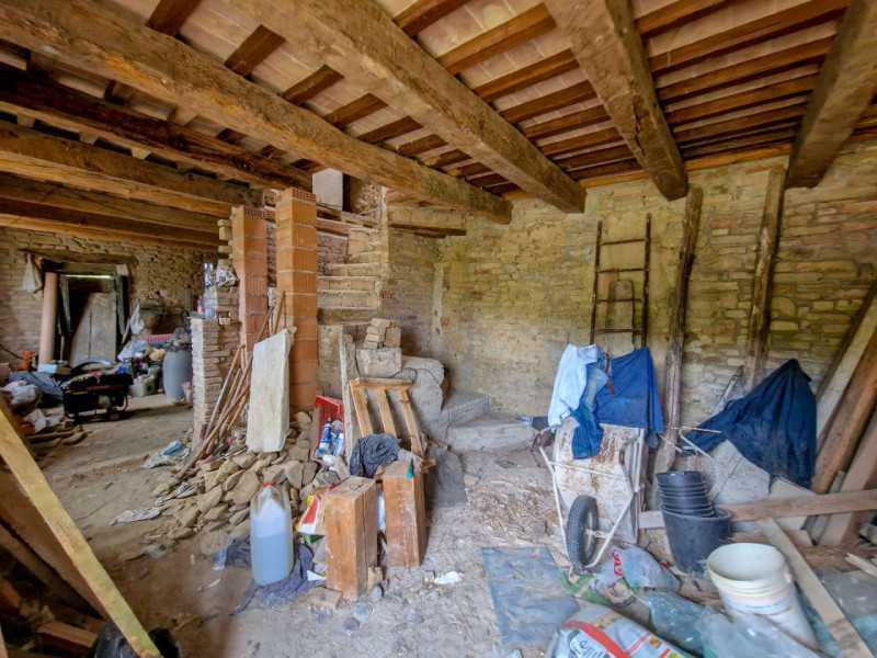rustico casale corte in vendita ad urbino località monte olivo