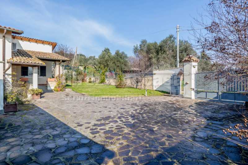 villa bifamiliare in vendita a sacrofano via monte del ginepro