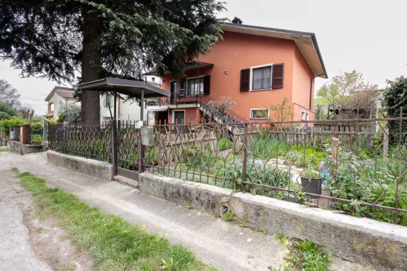 villa in vendita a miradolo terme via andronio