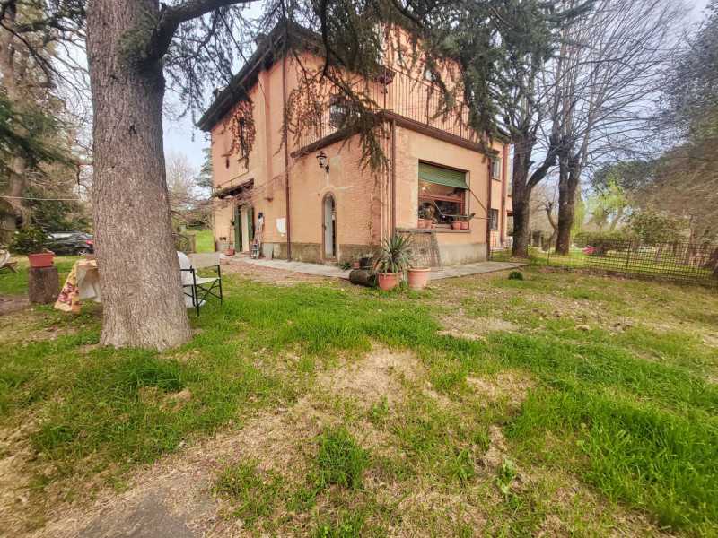 villa bifamiliare in vendita a bologna via cavaioni
