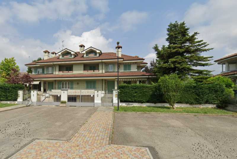 villa bifamiliare in vendita a nizza monferrato via einaudi