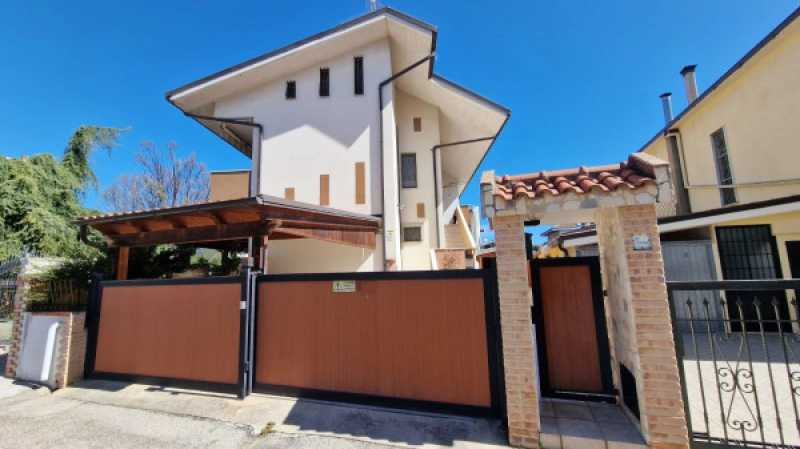villa in vendita a montesilvano