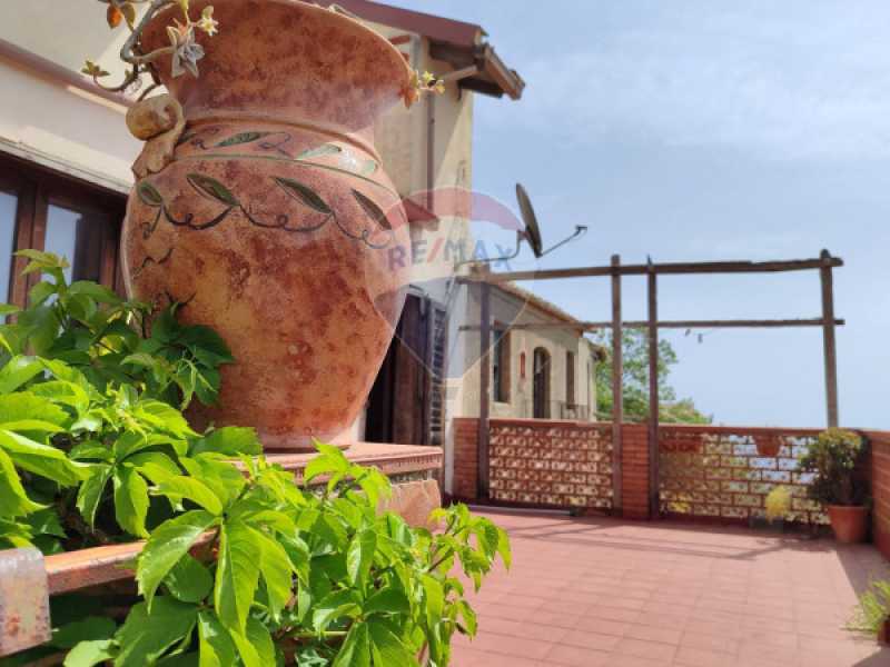 villa in vendita a nizza di sicilia contrada budicari