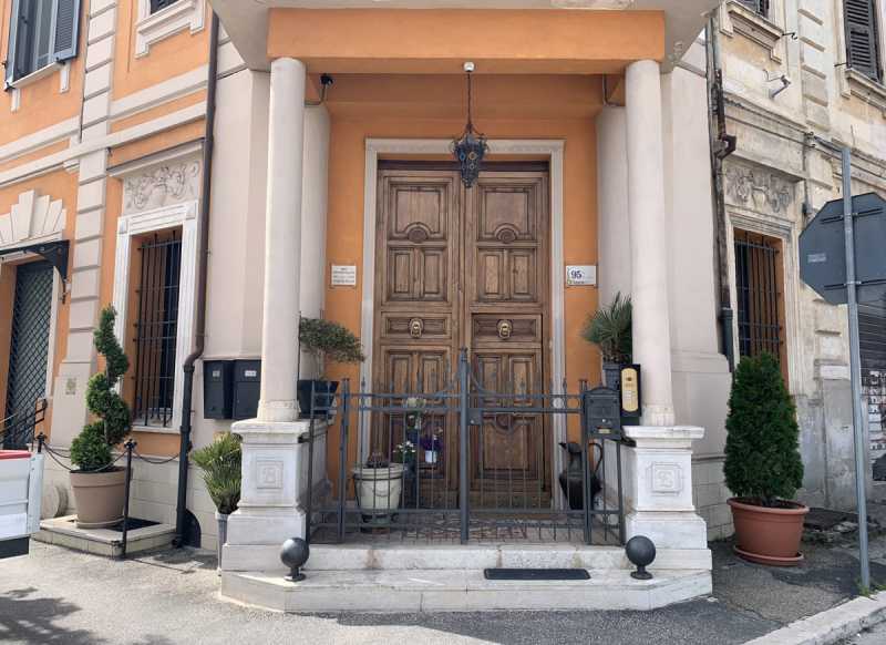villa bifamiliare in vendita ad avezzano via monte velino 95