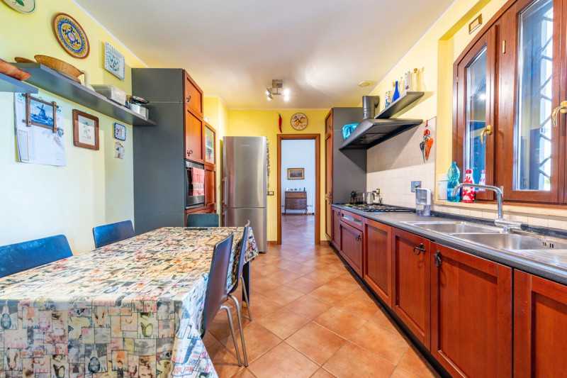 villa in vendita a roma via greta garbo 13