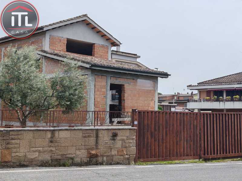 villa bifamiliare in vendita a roma via g vanni