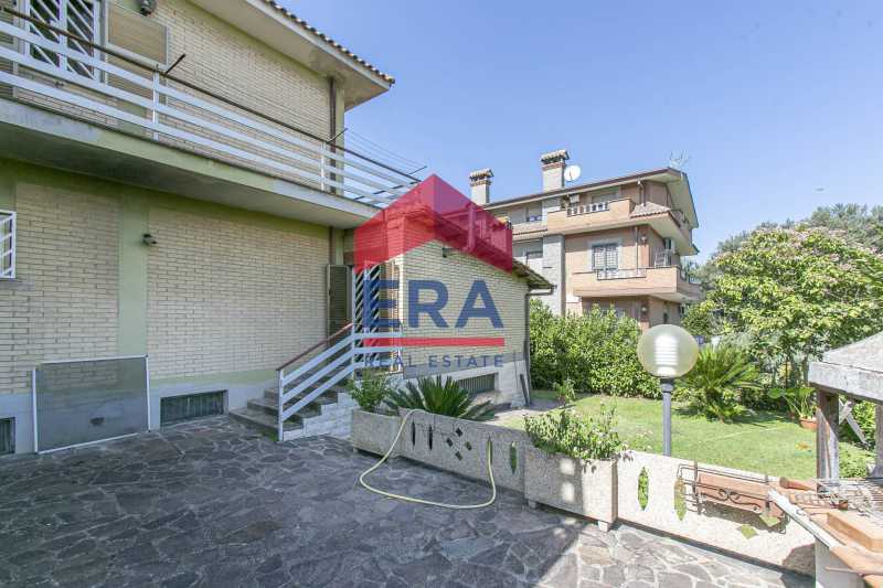 villa bifamiliare in vendita a roma via cannaroli