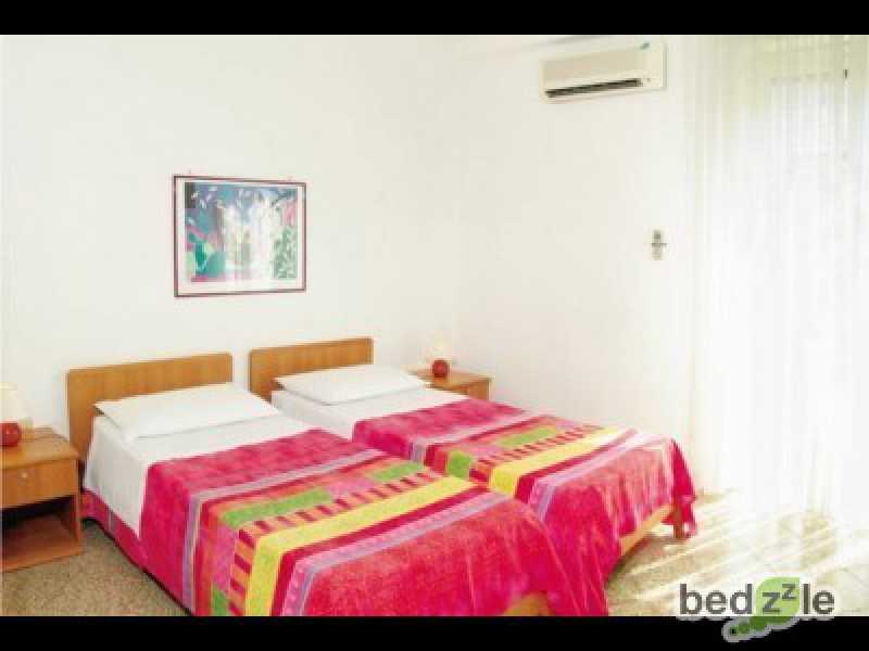 Vacanza in bed and breakfast a palermo via mariano stabile 139