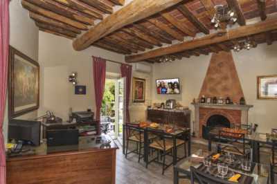 Rustico Casale in Vendita a Lucca Traversa via Per Vorno 28