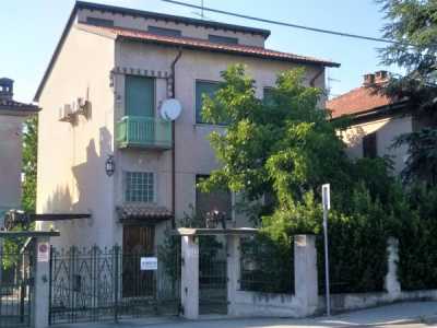 Villa in Vendita a Casteggio via Torino 122