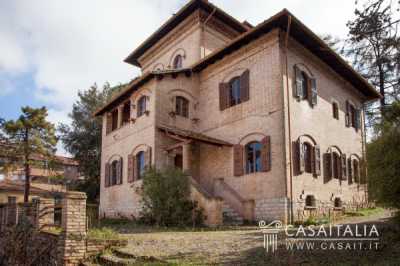 Villa in Vendita a Spoleto Piazza Giuseppe Garibaldi 1
