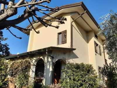 Villa Trifamiliare in Vendita a Montignoso Cervaiolo