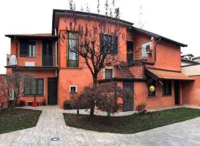 Villa in Vendita a Mortara Piazza Silva Bella