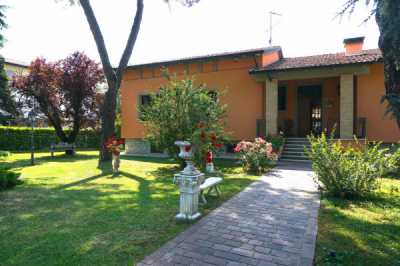 Villa in Vendita a Montechiarugolo via Solari 1