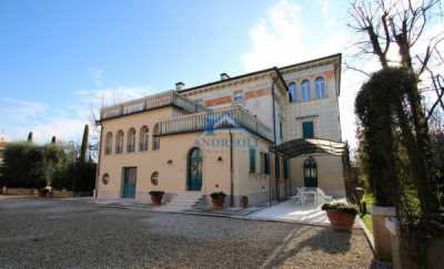 Villa in Vendita a Castelnuovo del Garda via Solferino