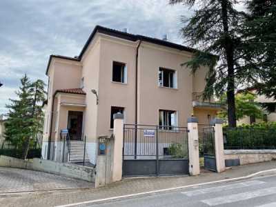 Villa in Vendita a Fabriano via Serraloggia