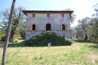 Villa in Vendita a Lucca via del Cimitero di Vicopelago 260 Sud