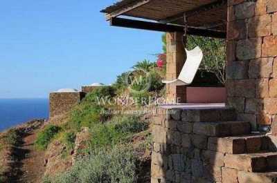 Villa in Vendita a Pantelleria Contrada Dietro Isola
